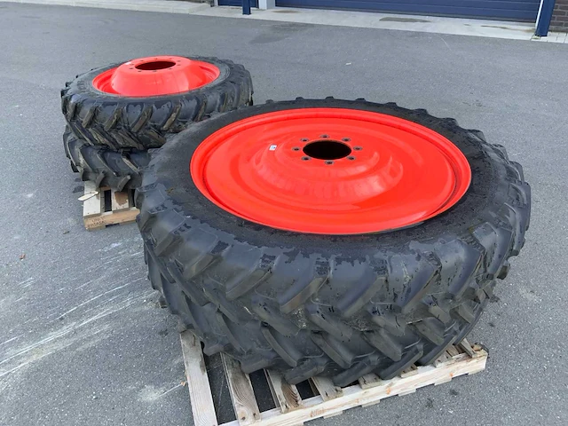 Bkt agri max rt 955 smalle banden met velg - afbeelding 1 van  16