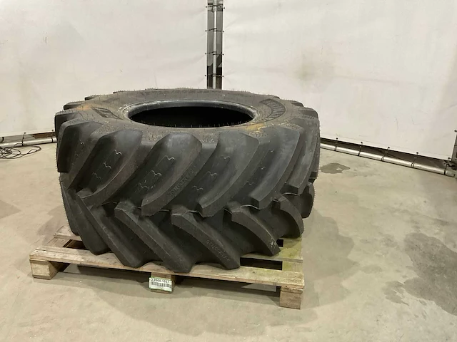 Bkt agrimaxforce tractor band 710/60 - afbeelding 1 van  10
