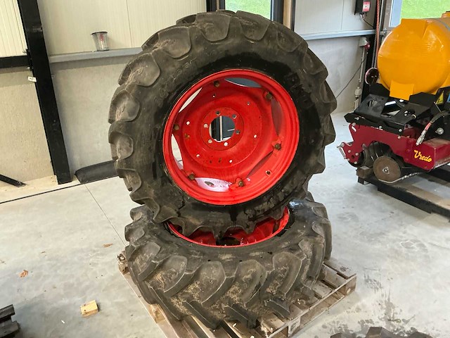 Bkt implement - as504 - agri max rt 855 compleets set - afbeelding 2 van  17