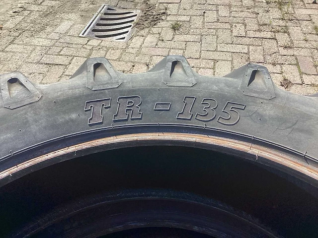 Bkt tr-135 tractor banden (2x) - afbeelding 6 van  8