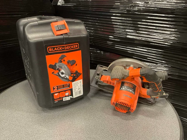 Black + decker cs1550k-qs cirkelzaagmachine - afbeelding 1 van  5