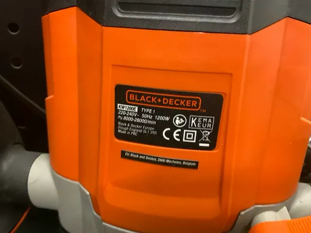Black & decker kw1200e bovenfrees - afbeelding 4 van  4