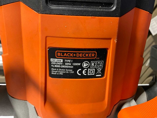 Black + decker kw1200e bovenfrees - afbeelding 3 van  4