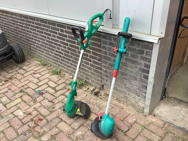 Black en decker bosmaaier (2x) - afbeelding 1 van  2