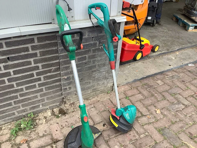 Black en decker bosmaaier (2x) - afbeelding 2 van  2