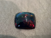 Black opal - 4.60 carat natuurlijke black opal - afbeelding 2 van  5