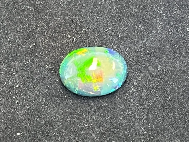 Black opal - 5.00 carat natuurlijke black opal - afbeelding 1 van  2