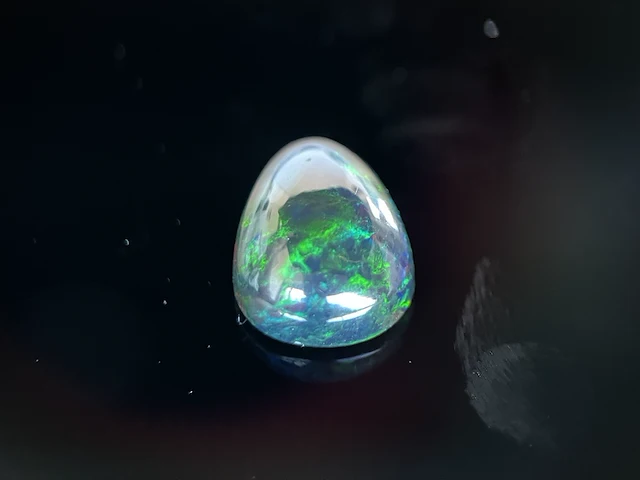 Black opal - 6.07 carat natuurlijke black opal - afbeelding 2 van  5