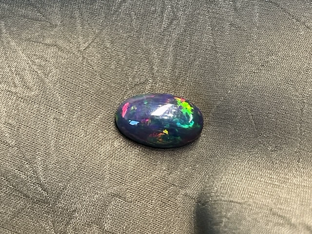 Black opal - 6.58 carat natuurlijke black opal - afbeelding 1 van  3