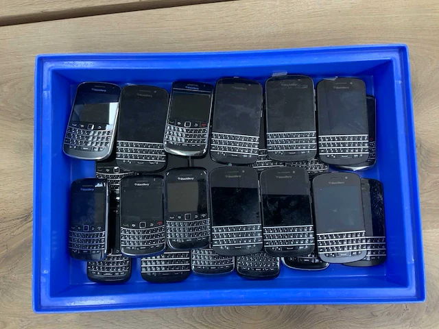 Blackberry - vintage blackberry telefoons (24x) - afbeelding 2 van  2