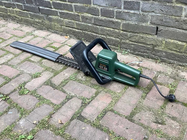 Black+decker gt221 heggenschaar - afbeelding 1 van  2