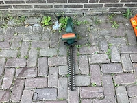 Black+decker gt250 heggenschaar - afbeelding 2 van  3