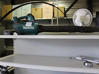 Bladblazer makita type dube84 met 5a accu. accuhouder is beschadigd. - afbeelding 1 van  3