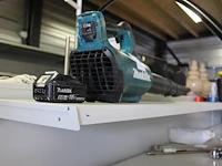 Bladblazer makita type dube84 met 5a accu. accuhouder is beschadigd. - afbeelding 3 van  3