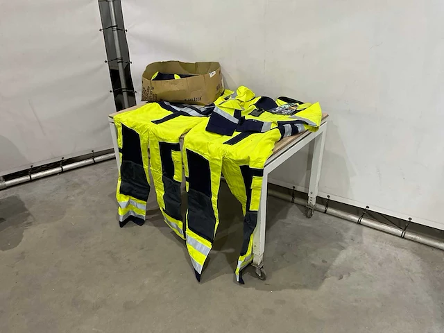 Blaklader veiligheidsoverall (3x) - afbeelding 1 van  6