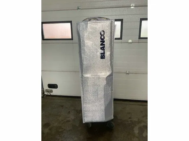 Blanco regaalwagen met isolatiehoes - afbeelding 6 van  7