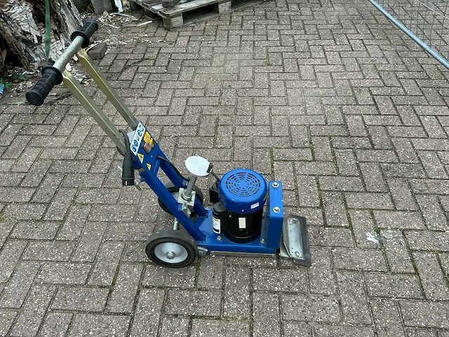 Blastrac bs50 vloerstripper vloerreiniger - afbeelding 6 van  9