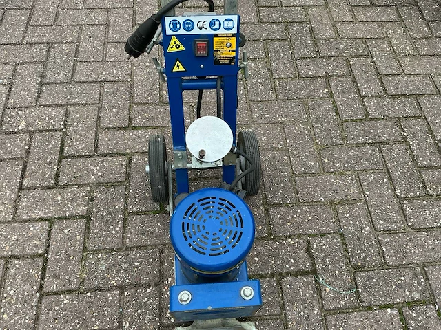 Blastrac bs50 vloerstripper vloerreiniger - afbeelding 7 van  9
