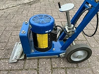 Blastrac bs50 vloerstripper vloerreiniger - afbeelding 9 van  9