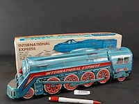Blikken vintage mf 804 international express friction locomotive - afbeelding 1 van  5