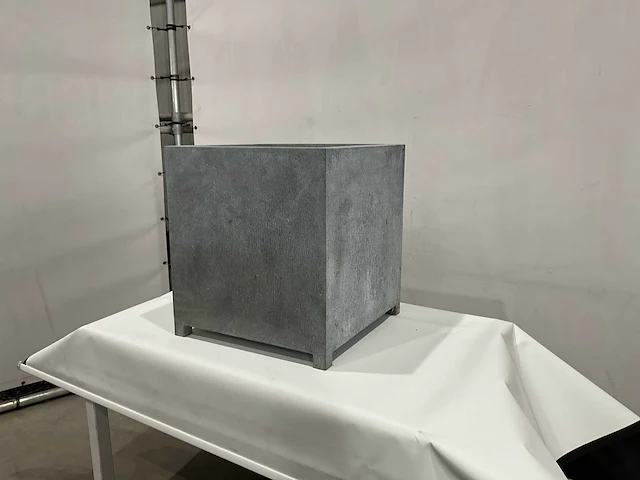 Bloembak 60 cm hoog - afbeelding 1 van  6