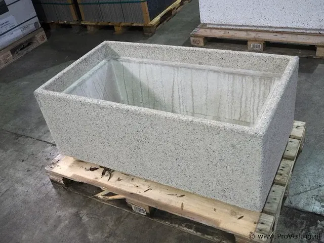 Bloembakken van beton - kleur genuanceerd en licht genuanceerd - 110x59x45cm - 2 stuks - afbeelding 5 van  6