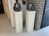 Bloempot met zuil - afbeelding 1 van  3