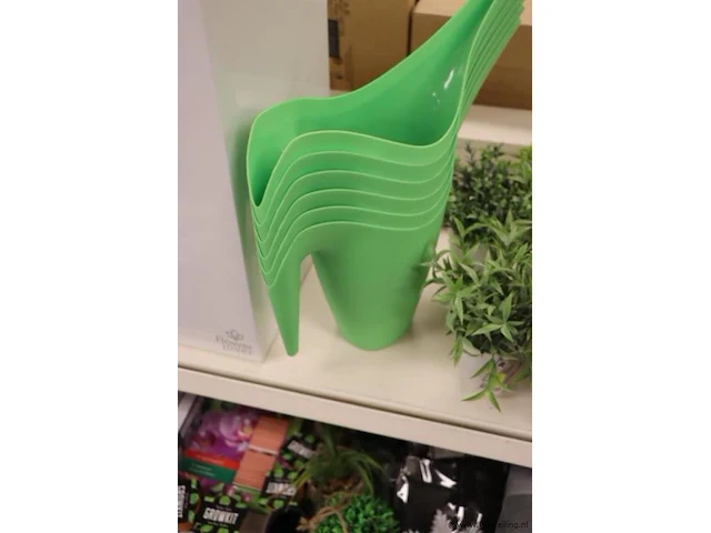 Bloempotten, plantengieters & kunstplantjes - afbeelding 3 van  5