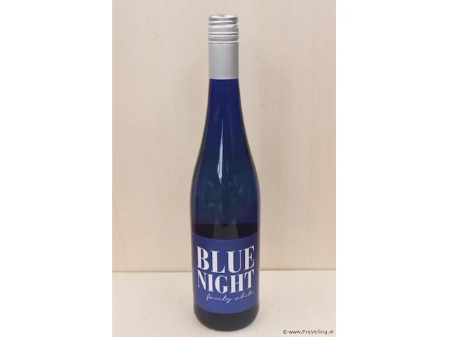 Blue nigt deutscher wein witte wijn - 75 cl - winkelverkoopprijs € 6.95 - afbeelding 1 van  3