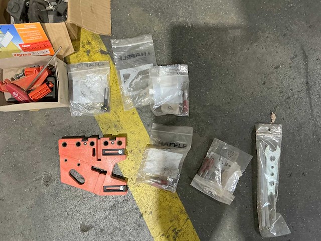 Blum - minipress msp - schanierboormachine/ inkroosboormachine - afbeelding 3 van  13