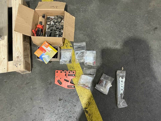 Blum - minipress msp - schanierboormachine/ inkroosboormachine - afbeelding 13 van  13