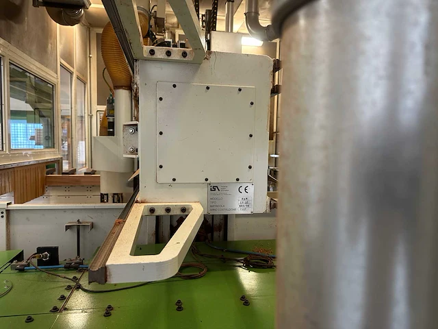 Bmh - 2007 - es 22 - horizontaal cnc-bewerkingscentrum - afbeelding 24 van  32