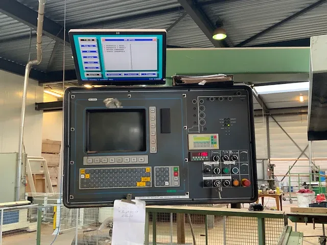 Bmh bc 6.5 cnc-freesmachine / pennenbank - afbeelding 17 van  25