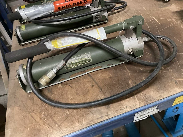 Bmi 6500psi hydraulische handpomp - afbeelding 1 van  3