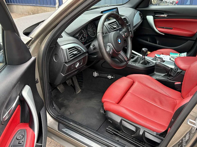 Bmw - 1-serie - 116d sport - personenauto - afbeelding 7 van  22