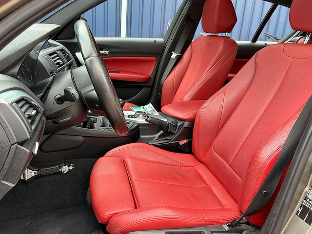 Bmw - 1-serie - 116d sport - personenauto - afbeelding 8 van  22