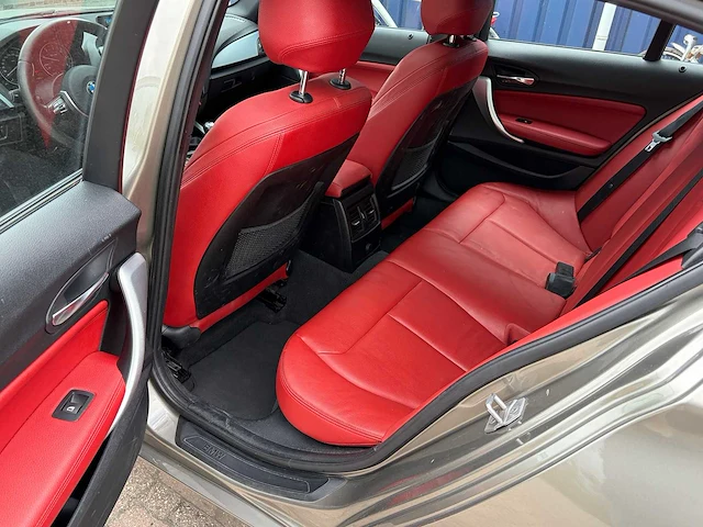 Bmw - 1-serie - 116d sport - personenauto - afbeelding 9 van  22