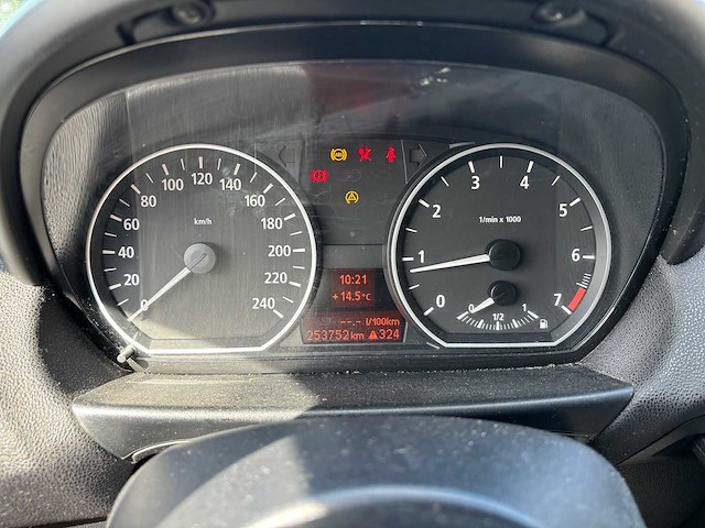 Bmw - 1-serie - 116i high executive - car - 2005 - afbeelding 15 van  33