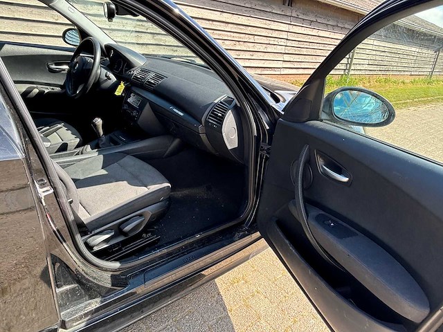 Bmw - 1-serie - 116i high executive - car - 2005 - afbeelding 21 van  33