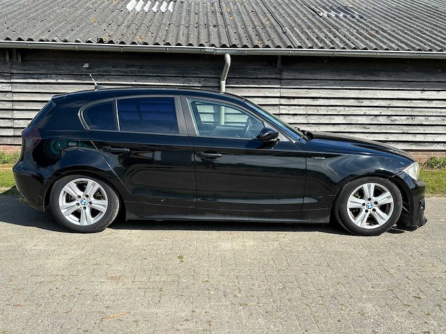 Bmw - 1-serie - 116i high executive - car - 2005 - afbeelding 31 van  33