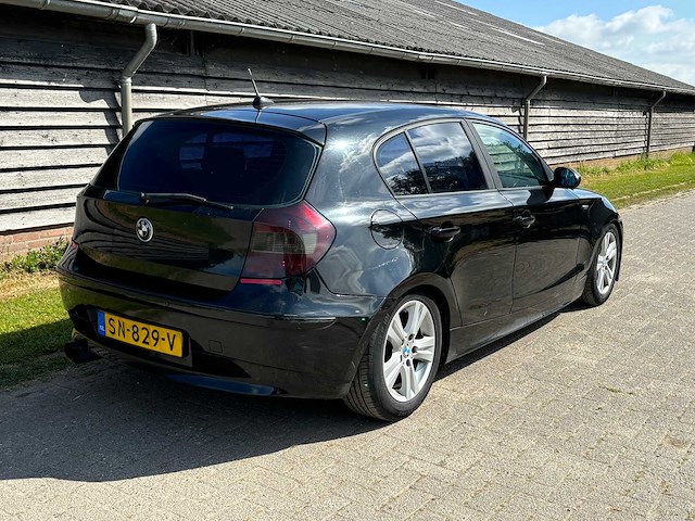 Bmw - 1-serie - 116i high executive - car - 2005 - afbeelding 32 van  33