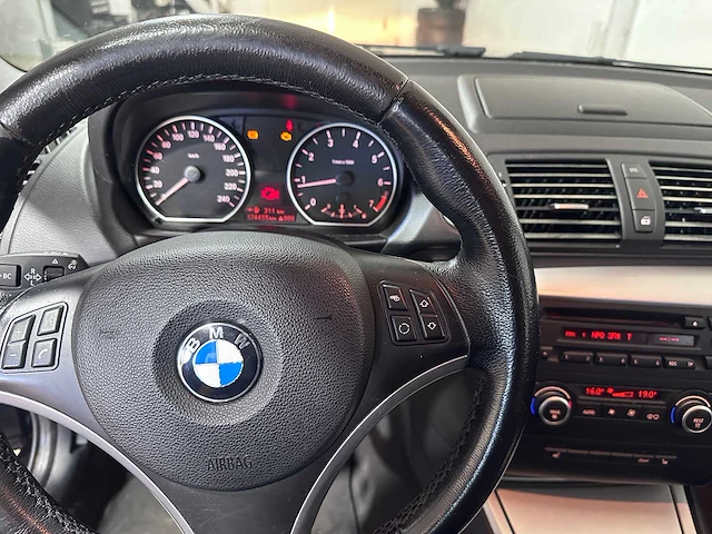 Bmw - 1-serie - 116i high executive - sj-053-v - afbeelding 2 van  19