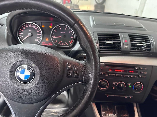 Bmw - 1-serie - 116i introduction - pv-945-g - afbeelding 16 van  17