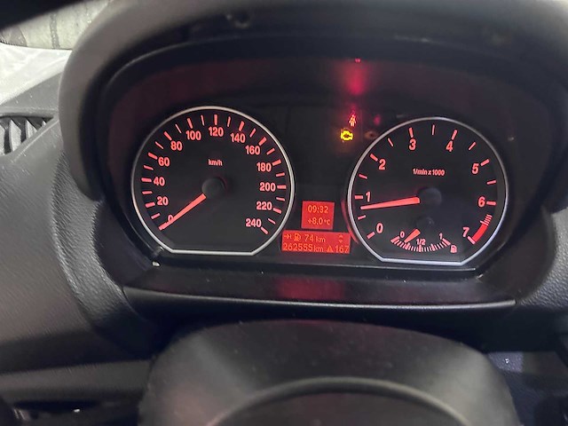 Bmw - 1-serie - 118i - 33-pjv-3 - afbeelding 3 van  17
