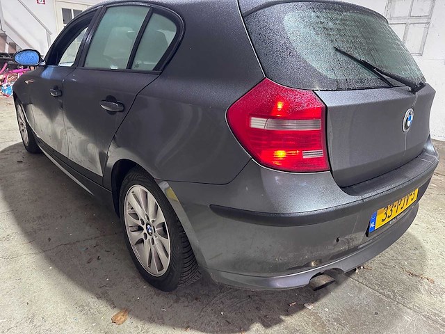 Bmw - 1-serie - 118i - 33-pjv-3 - afbeelding 11 van  17