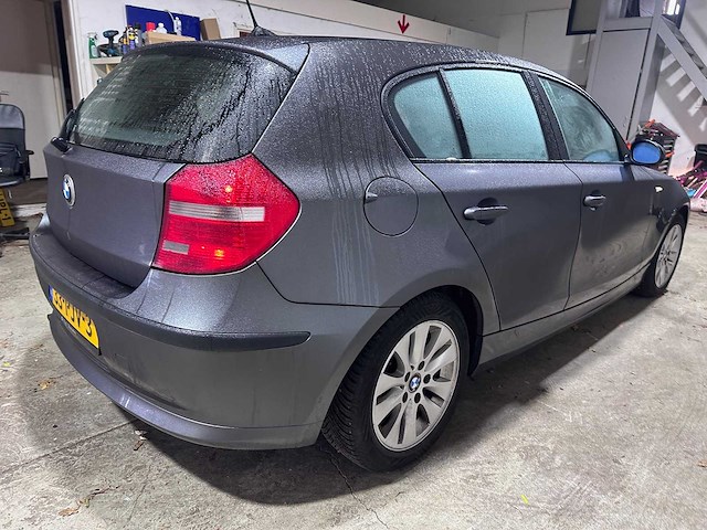 Bmw - 1-serie - 118i - 33-pjv-3 - afbeelding 13 van  17