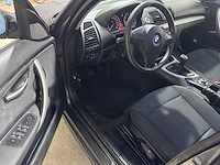 Bmw - 1-serie - 118i - 33-pjv-3 - afbeelding 17 van  17