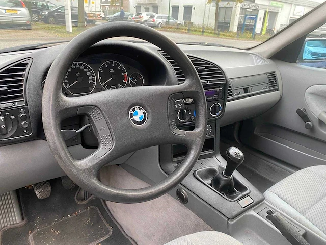 Bmw - 1991 - 3-serie - 318i - zl-83-lk - afbeelding 11 van  26