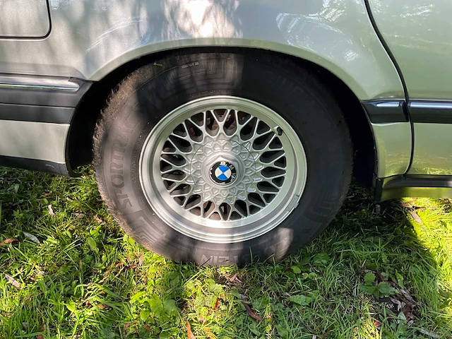 Bmw - 1992 - 7-serie 735i - personenauto - afbeelding 3 van  38