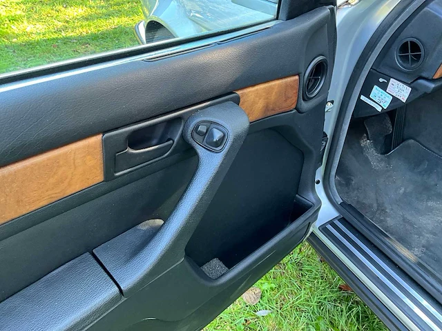 Bmw - 1992 - 7-serie 735i - personenauto - afbeelding 6 van  38